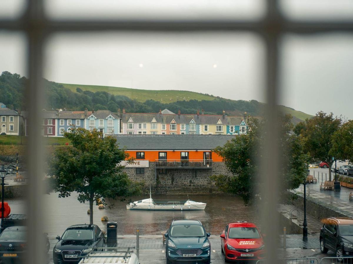 Pass The Keys Modern 2 Bed Flat Overlooking Aberaeron Harbour Eksteriør billede