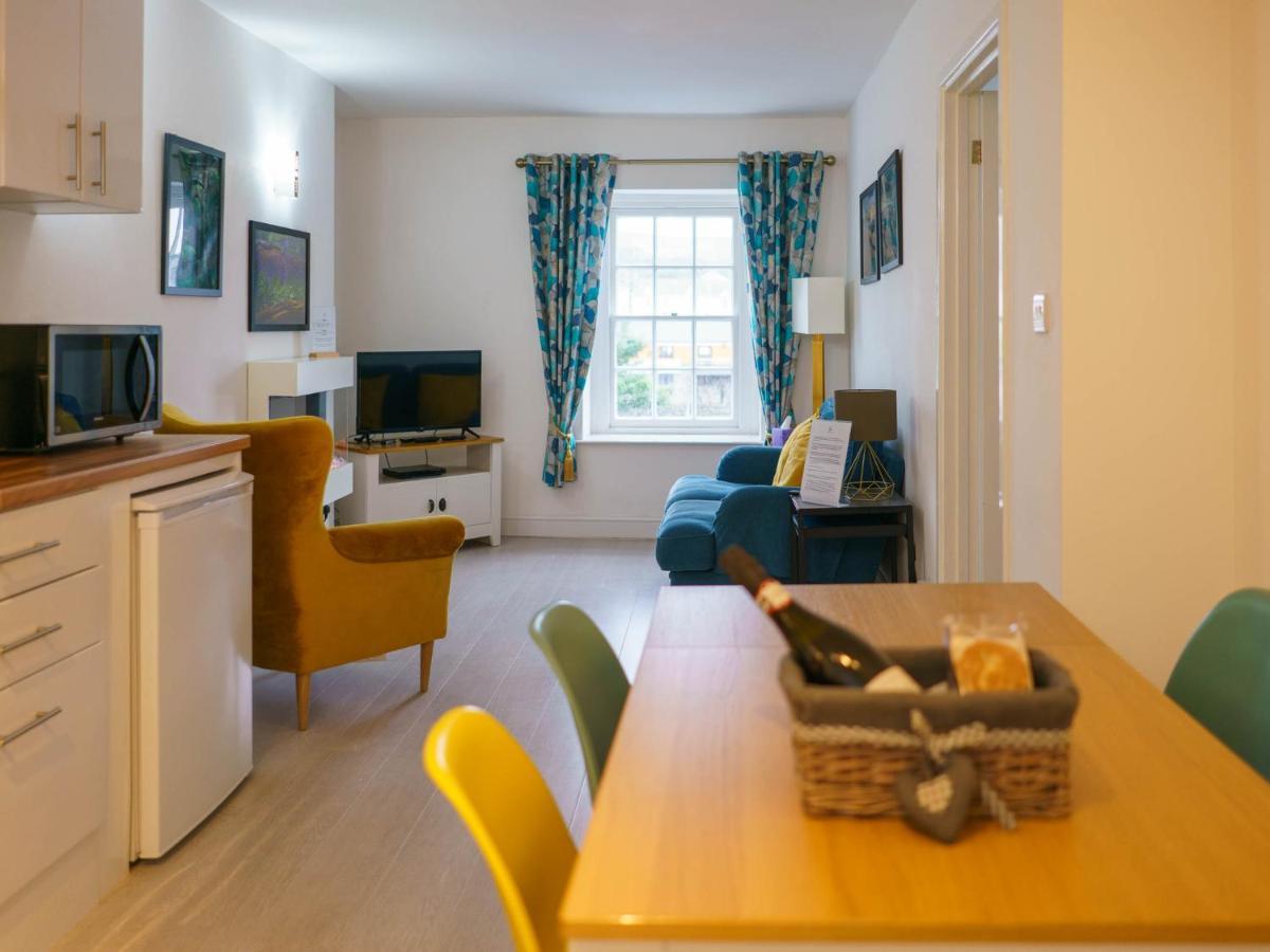 Pass The Keys Modern 2 Bed Flat Overlooking Aberaeron Harbour Eksteriør billede