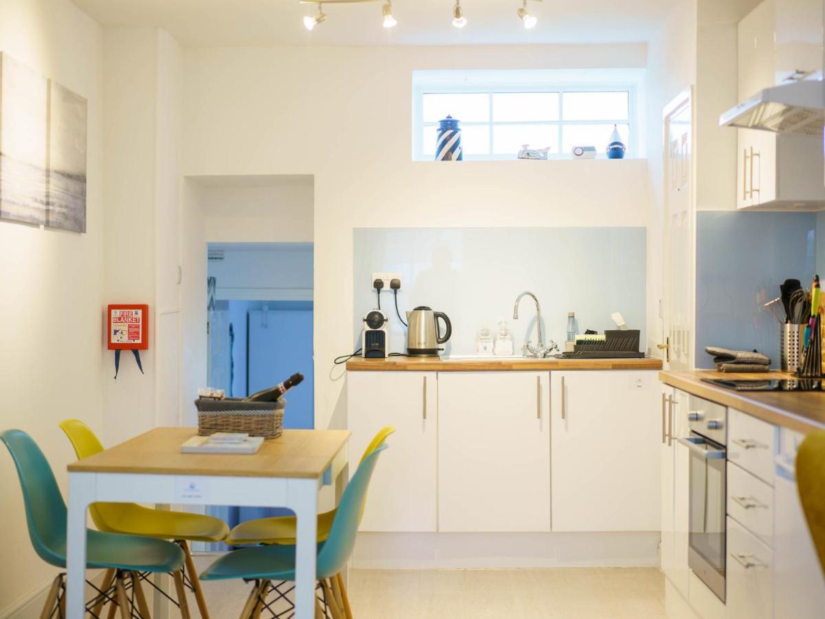Pass The Keys Modern 2 Bed Flat Overlooking Aberaeron Harbour Eksteriør billede