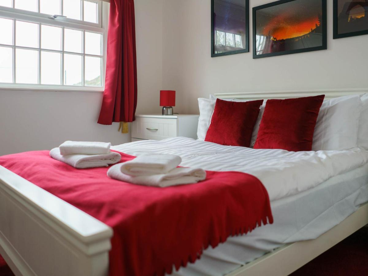 Pass The Keys Modern 2 Bed Flat Overlooking Aberaeron Harbour Eksteriør billede